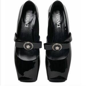 Versace Gianni
Ribbon patent leather ballet flats